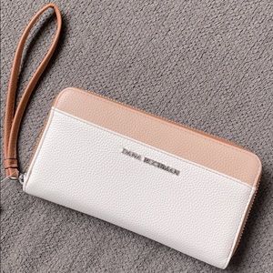 Dana Buchman wristlet